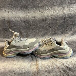 Balenciaga Women’s Triple S Sneaker Pastel Size 9 Pads